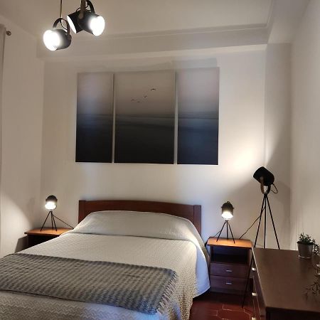 סאו מרטיניו דו פורטו Apartment By The Beach! With Large Balcony! מראה חיצוני תמונה