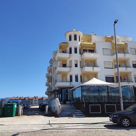 סאו מרטיניו דו פורטו Apartment By The Beach! With Large Balcony! מראה חיצוני תמונה