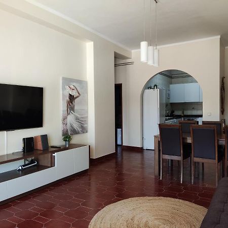 סאו מרטיניו דו פורטו Apartment By The Beach! With Large Balcony! מראה חיצוני תמונה
