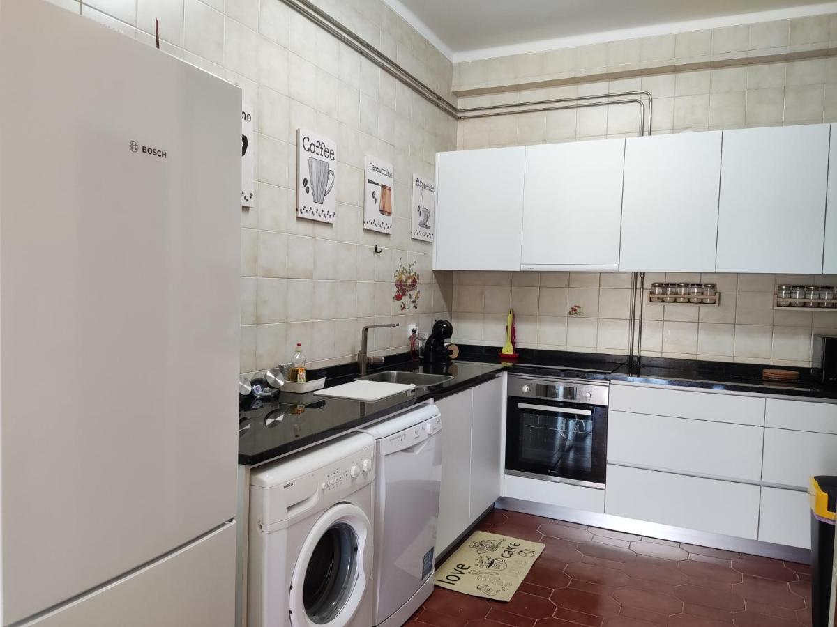 סאו מרטיניו דו פורטו Apartment By The Beach! With Large Balcony! מראה חיצוני תמונה
