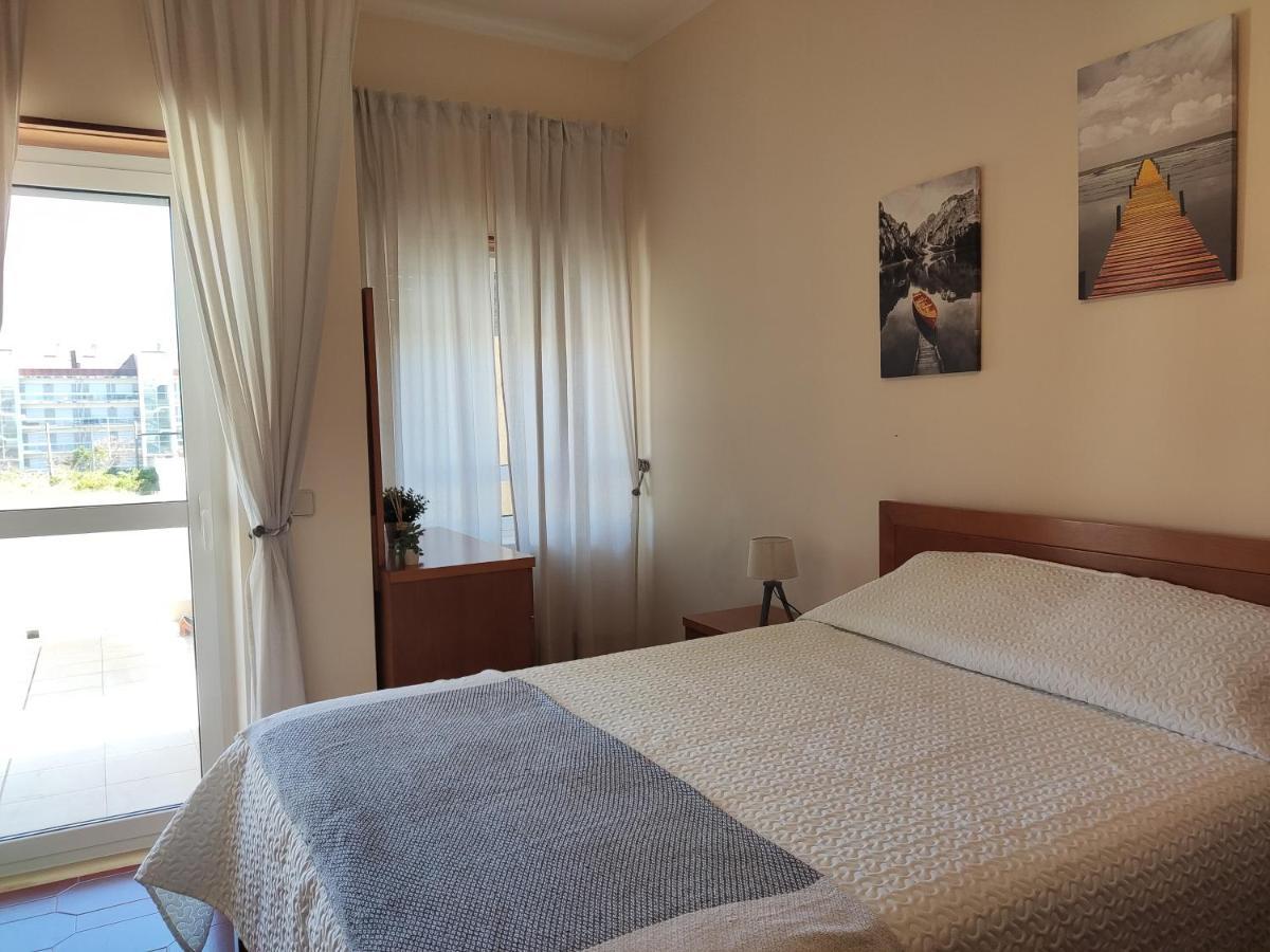 סאו מרטיניו דו פורטו Apartment By The Beach! With Large Balcony! מראה חיצוני תמונה