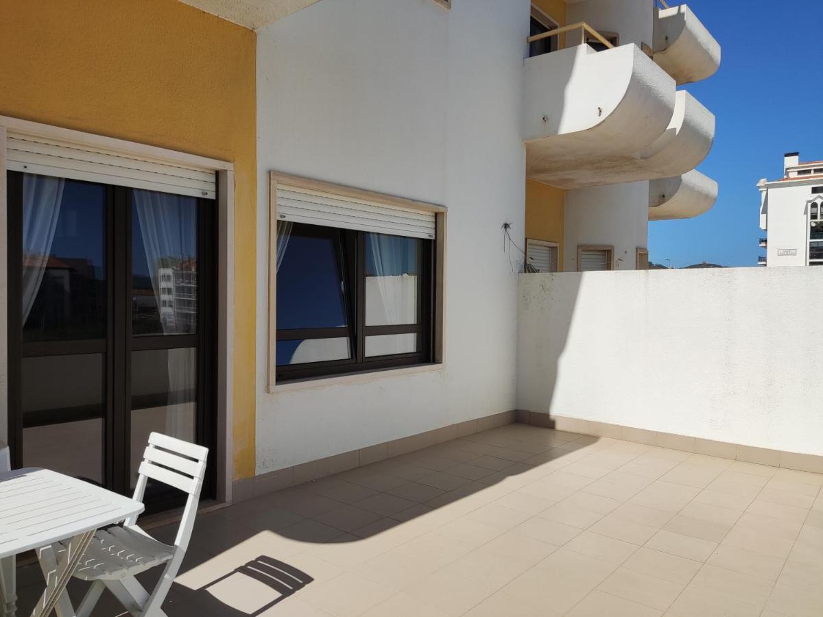 סאו מרטיניו דו פורטו Apartment By The Beach! With Large Balcony! מראה חיצוני תמונה